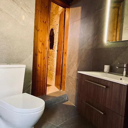 Mountain View Traditional Stone Village Apartment *