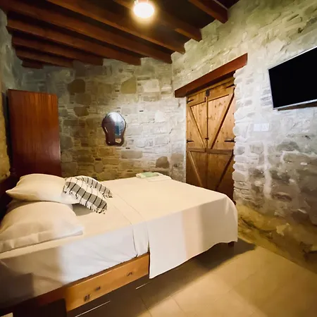 شقة Mountain View Traditional Stone Village لارنكا
