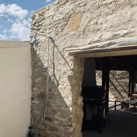 Mountain View Traditional Stone Village شقة لارنكا
