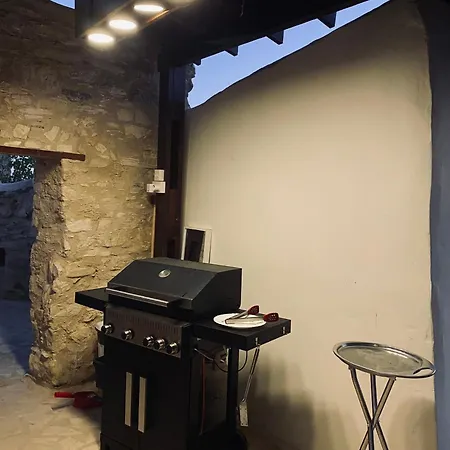 Mountain View Traditional Stone Village Apartment *